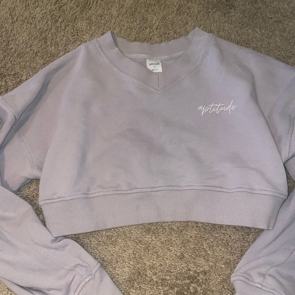 Apetitude Lavender Cropped Sweatshirt